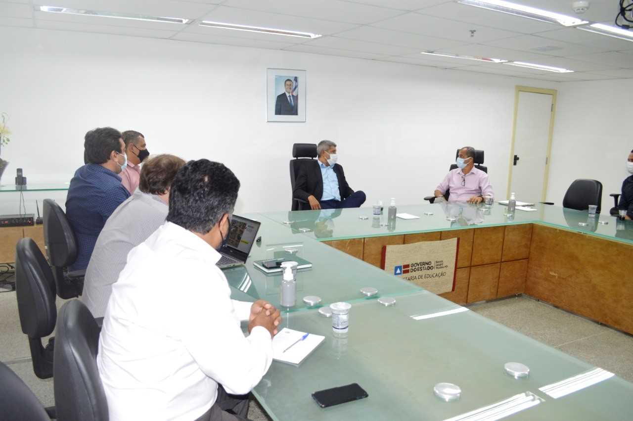 Camacã: A pedido do Prefeito Paulo do Gás, Colégio Polivalente será restruturado na área de esporte e construção de auditório